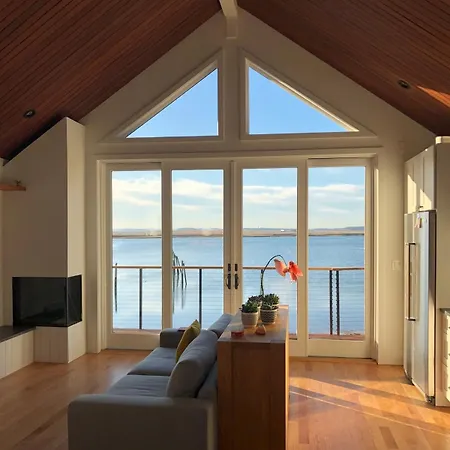 Waterfront Escape - Close To Airport & Downtown